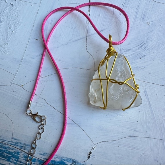 Handmade sea glass pendant gold tone Wire Wrapped Necklace beach glass 5544 - Picture 7 of 8